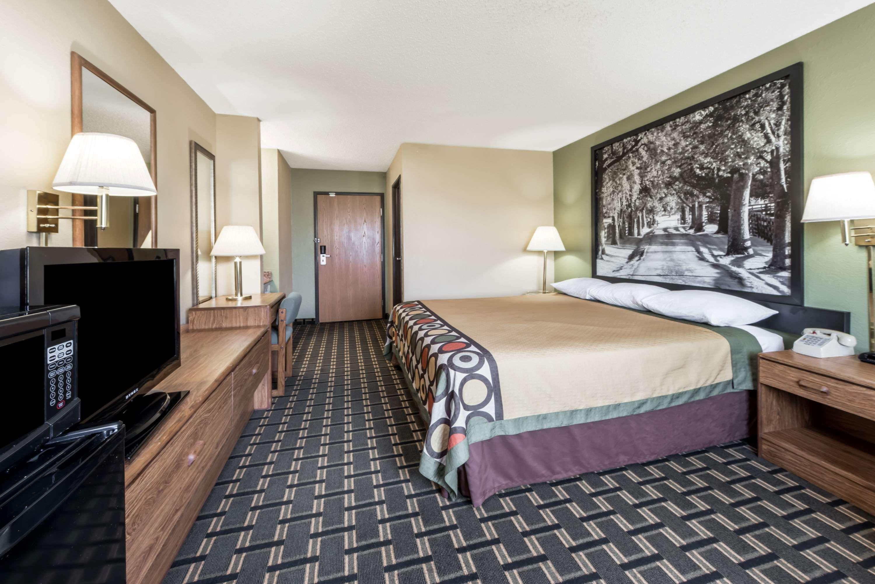 Super 8 By Wyndham Greenville Exterior foto