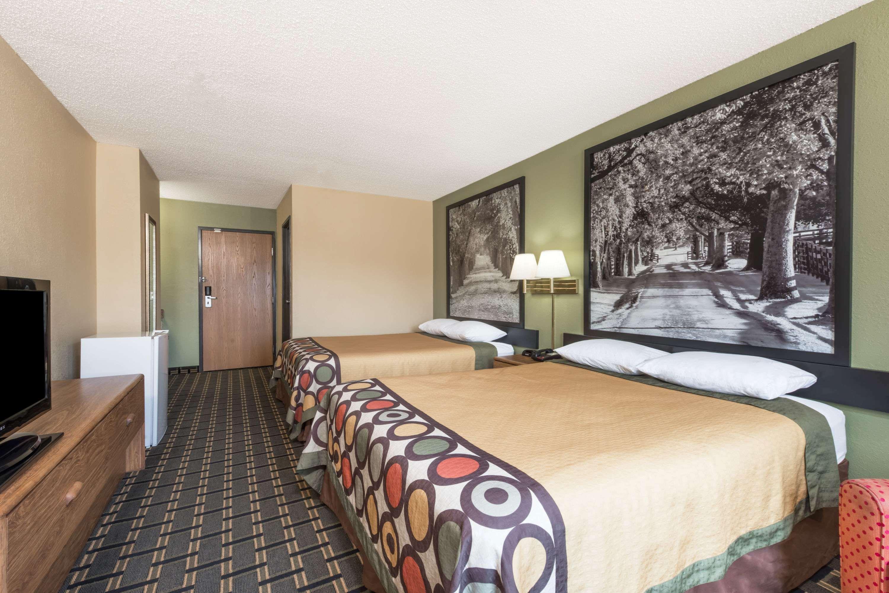 Super 8 By Wyndham Greenville Exterior foto